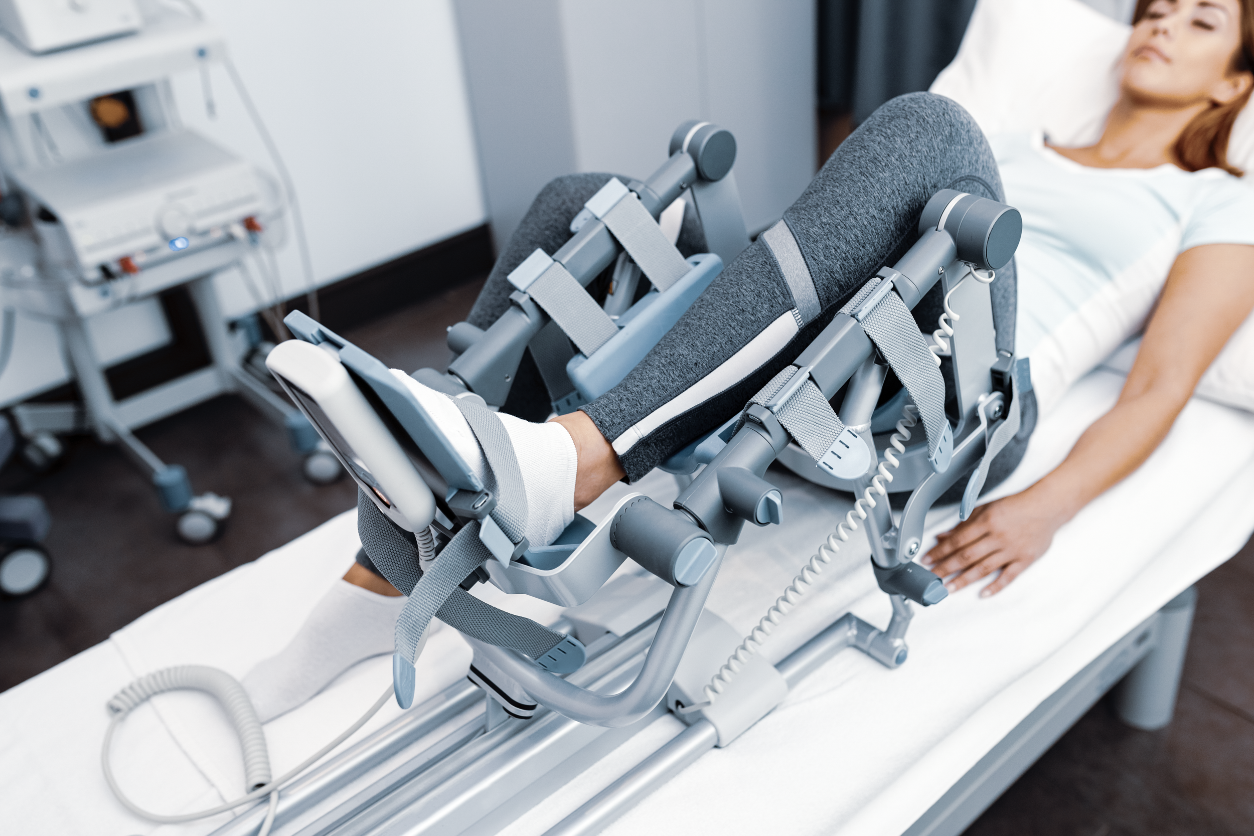 Артромот цена. Артромот. Артромот для разработки коленного сустава. Аппарат ARTROMOT. Цифровые технологии в реабилитации медицине.